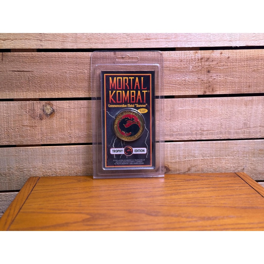 1992 Mortal Kombat Trophy Edition 18K Gold Plated POG Slammer Sealed